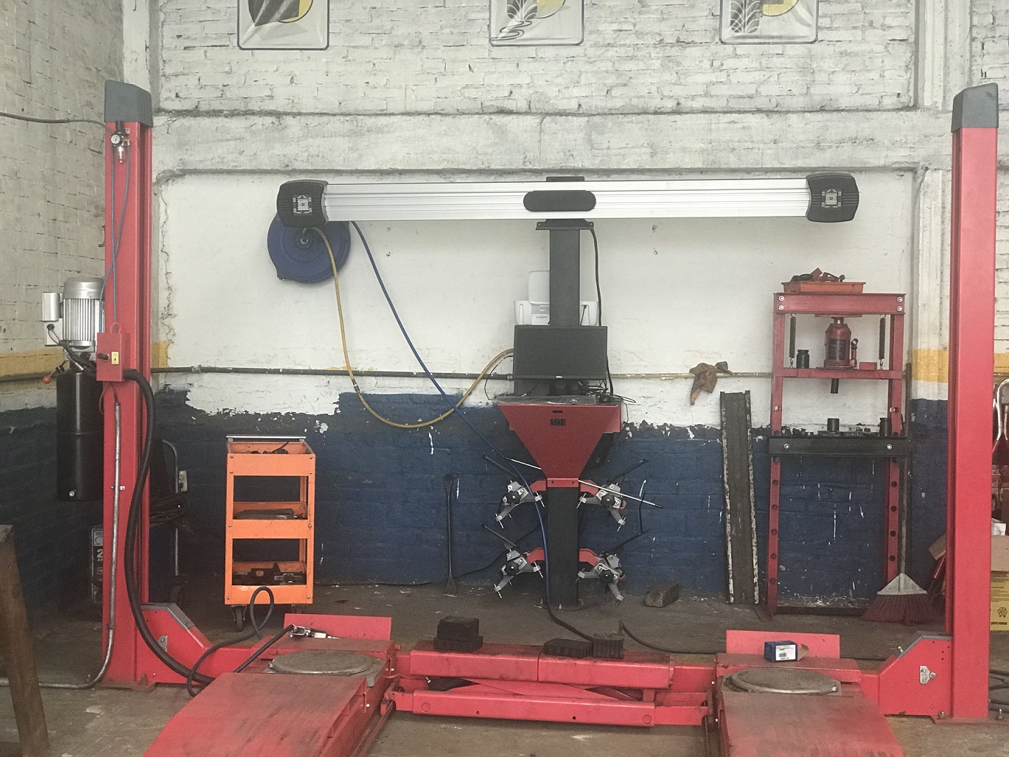 3D camera wheel alignment